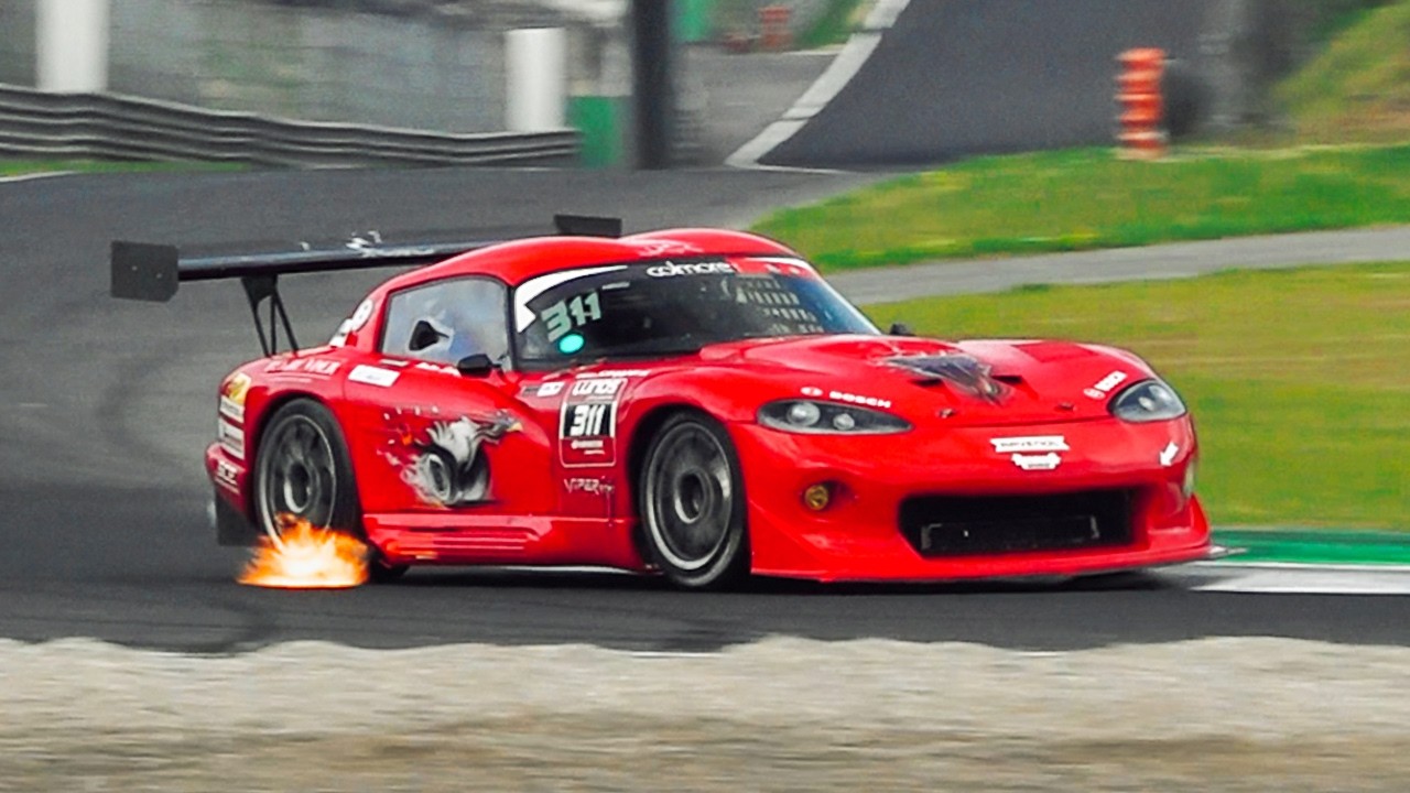 Bespoke Youngtimers & Oldtimers racing at Monza: Saab 900 Turbo, Viper RT/10, 935 DP, E36 GTR, GT40!