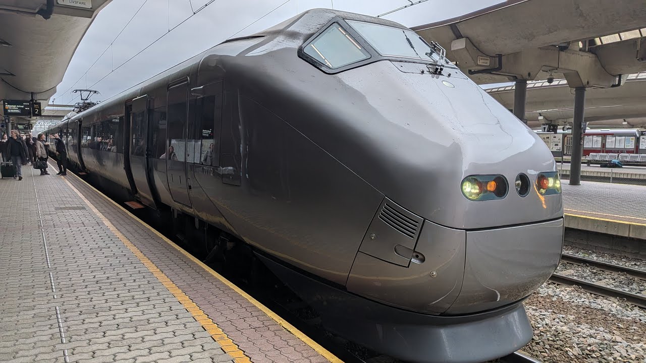 0176 - Flytoget train from Oslo Airport to Oslo Central Station