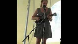 SARAH JAROSZ singing a favorite song from her hero chords