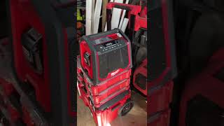 New Jobsite Radio from @MilwaukeeTool #milwaukeepackout #milwaukeetool #nothingbutheavyduty @TheLawngineer