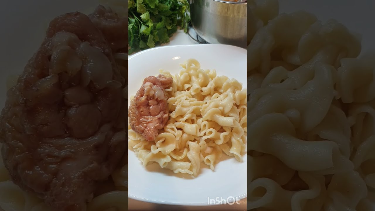 Тушеная курица с подливой! Сытное, вкусное блюдо!