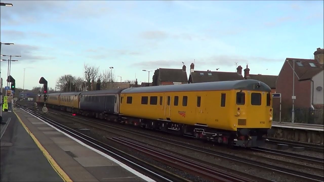 CLASS 66850 37254 & 9703 AT TONBRIDGE 66757 66694 THROUGH EDENBRIDGE 