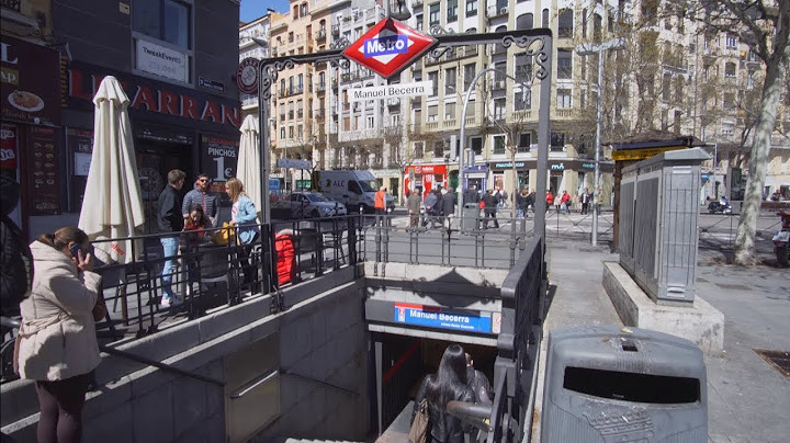 Spain, Madrid, walking from cashconverters (in Ventas) to Manuel Becerra metro station