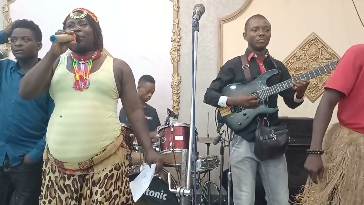 CÉCILE TUSEKU ELAN WA MAMU D'EMMANY SOLO WA NCHINGA ISAMBOMBU (4)