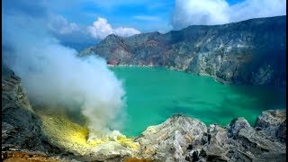 Озеро из серной кислоты. Самое кислотное озеро в мире - в кратере вулкана ИДЖЕН.