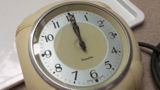 Rare Vintage Art Deco 'GENALEX' Ivory  Bakelite Electric Wall Clock Smiths