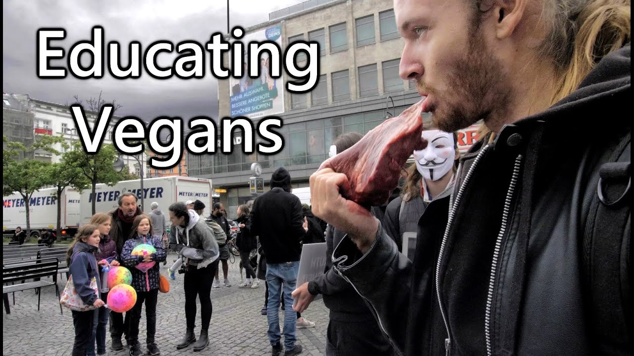 Educating Vegans @ Cube of Truth - Anonymous for the Voiceless in Berlin, Germany
