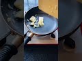 サッポロ一番は汁無しで食べるのがウマい。デブまたバズレシピをパクる。油を足しました。 #shorts