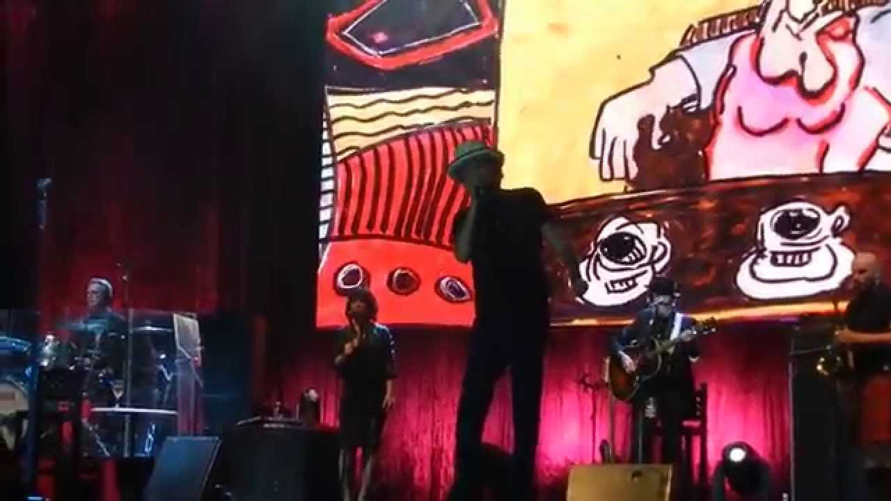 Más de cien mentiras Joaquín Sabina en Quito 2015 YouTube Más de cien mentiras Joaquín Sabina en Quito 2015 YouTube