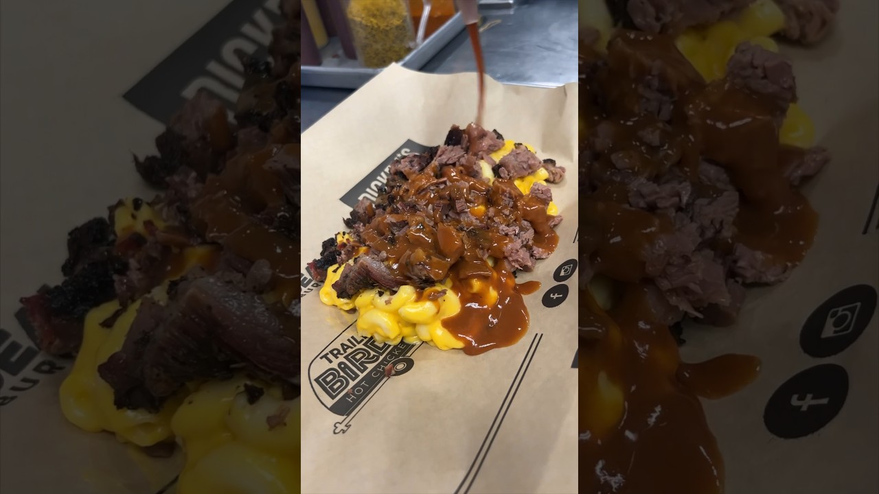 The BRISKET MAC BAKER or the BRISKET MAC from Dickey’s Barbecue Pit in New York!? 🥩🧀🥔