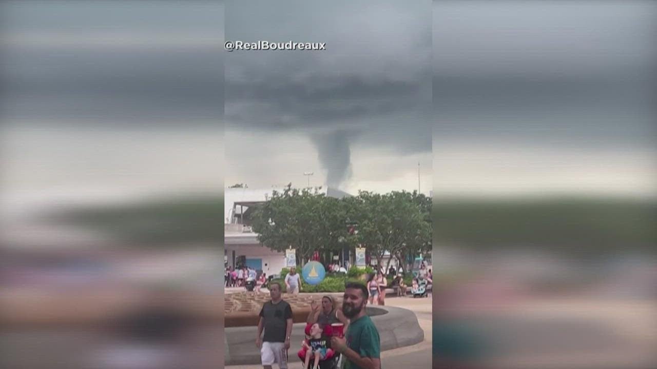 Funnel cloud at Orlando park seen in video YouTube