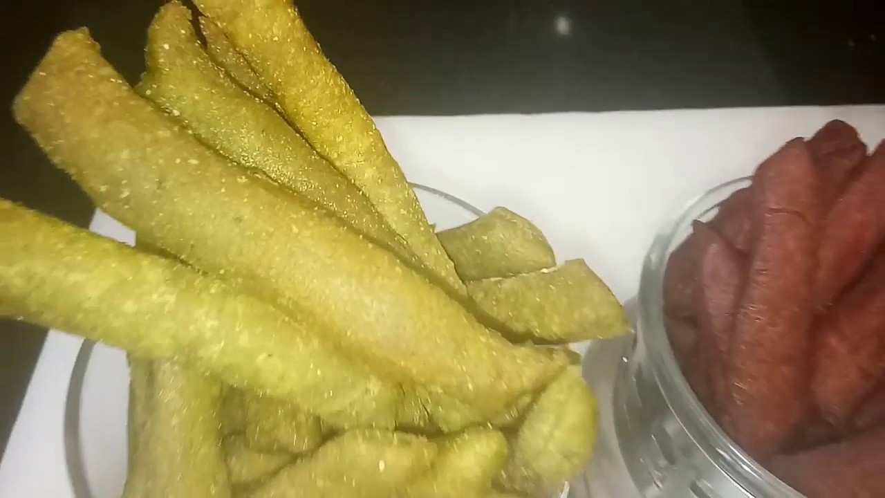 Beetroot spinach nimki