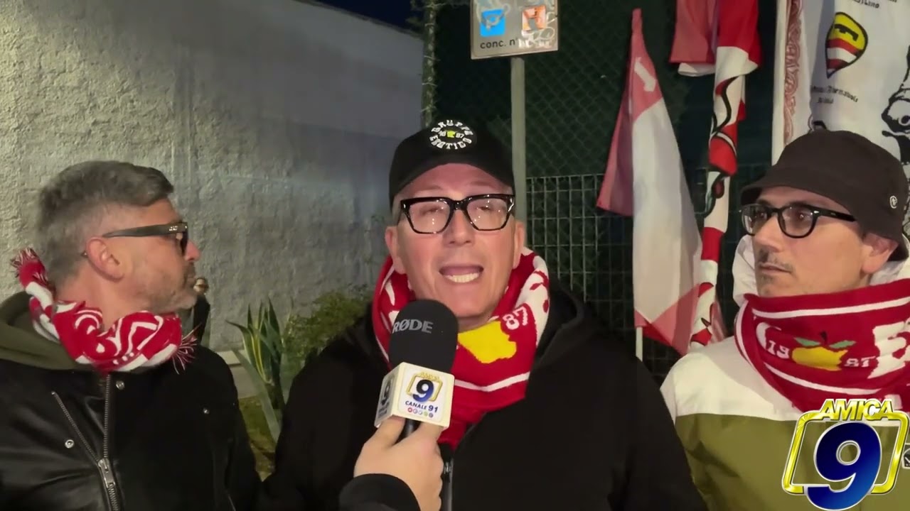 Barletta Calcio - La manifestazione della piazza con le voci dei tifosi biancorossi