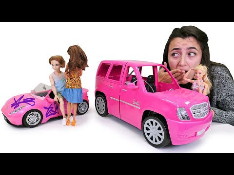 Barbie Ken ve Sevcan ile oyun. Barbie kıskançlık yapıp arabayı boyuyor