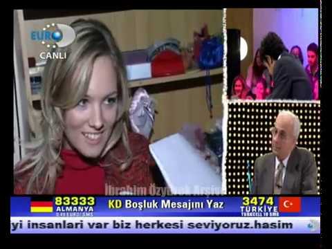 Şebnem Schaeffer, bekaret raporunu kameralara gösteriyor! 2005 - TV Makinası