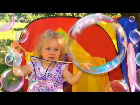 Видео: Как сделать ГИГАНТСКИЕ МЫЛЬНЫЕ ПУЗЫРИ / Простой рецепт / Для детей / DIY Giant Soap Bubbles for kids
