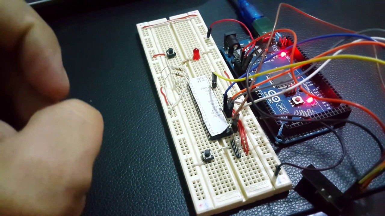 NRF24L01 & ATMEGA16 Sending wirless data - YouTube