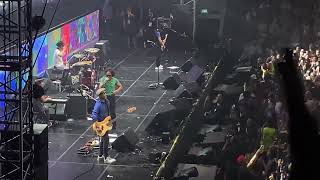 Download Lagu KU TAK BISA — SLANK Live @SKYAVENUE 2025 MP3 Download Lagu KU TAK BISA — SLANK Live @SKYAVENUE 2025 MP3