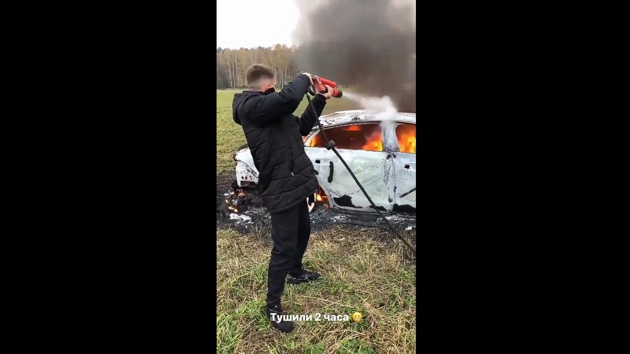 Литвин сбросил с моста мерседес