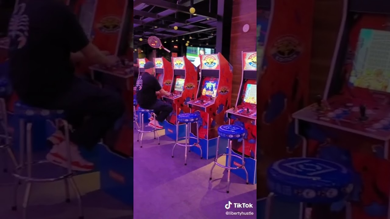 Limited Edition Arcade1up Big Blue/Blood splash SF2 Tournament! 