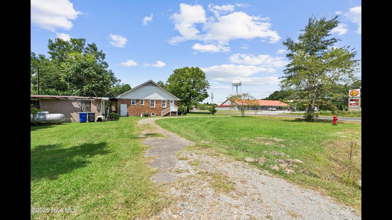 Homes for sale - 103 Top Tobacco Road, Lake Waccamaw, NC 28450