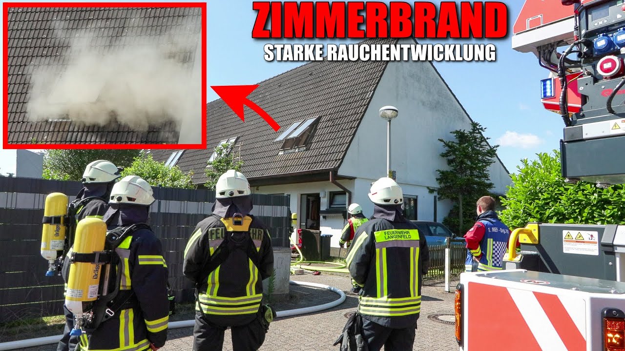 [ZIMMERBRAND IM DACHGESCHOSS!] - Starke Rauchentwicklung aus Fenstern ~ Feuerwehr Langenfeld -