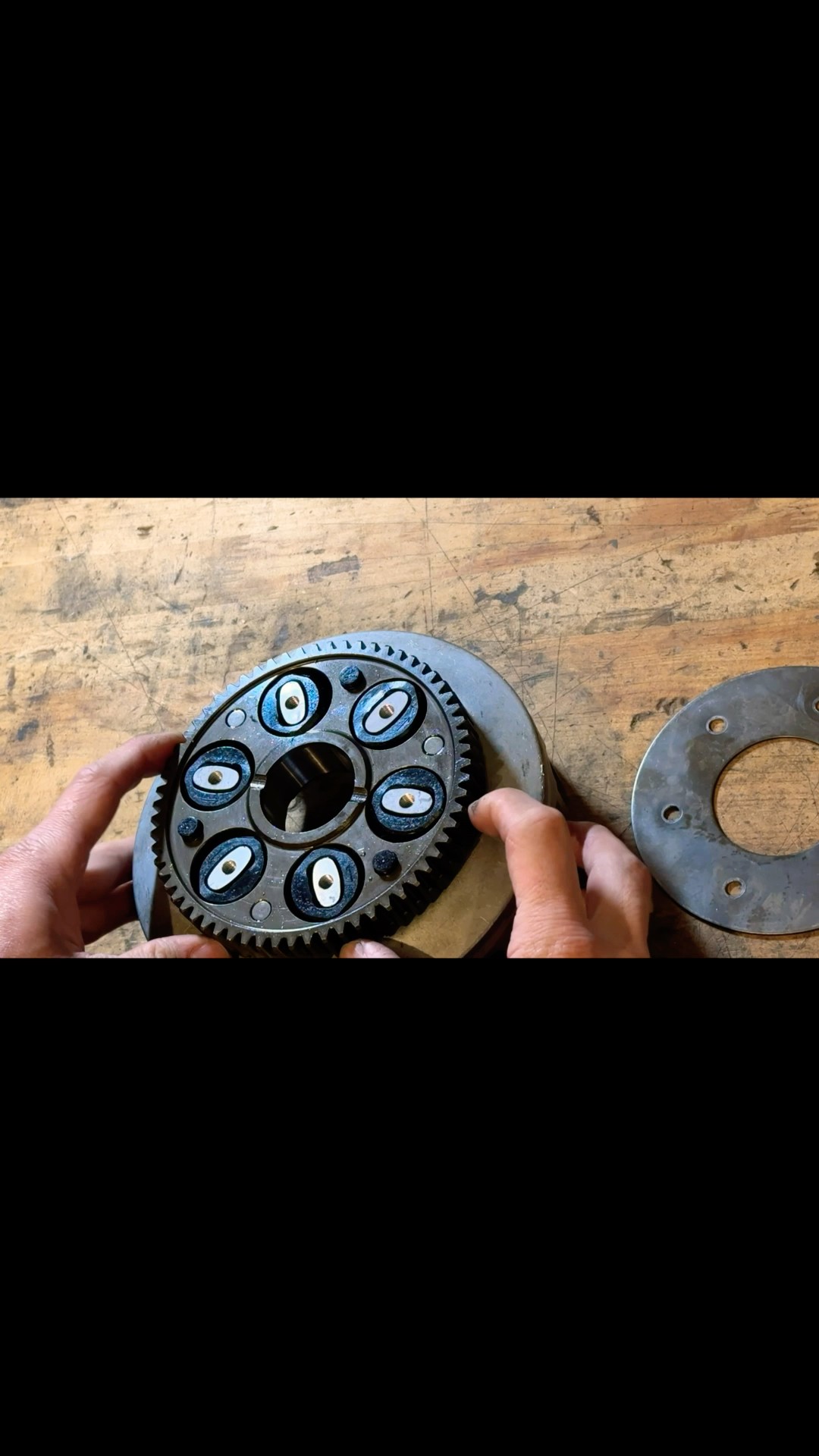 ゼファーのカタカタ音の原因 強化クラッチハウジング加工 耐熱耐油性を