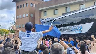 Modena-Como: i tifosi lariani caricano la squadra alla partenza