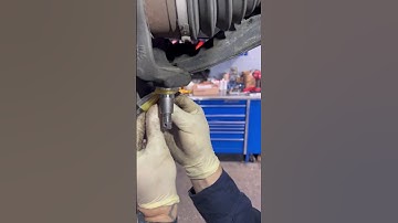 Lower ball joint boot removal/installation #balljoint #mechanic