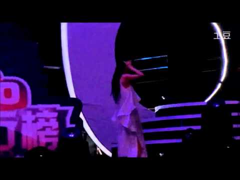 田馥甄聽到伍佰老師要登場的反應