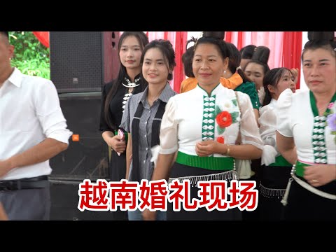 越南農村婚禮現場美食好特色「牛瘪汤」,全村來幫忙新娘家準備食物