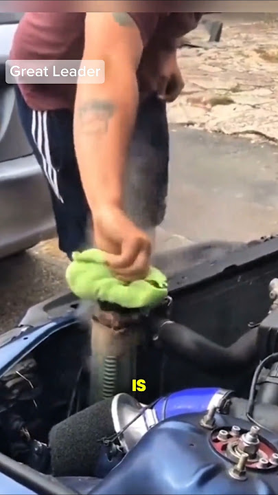 This is a serious mistake. When the radiator is still steaming, never pour coolant directly in.