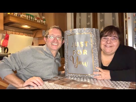 Mukbang con regali da Roby e Ale per cena !!! Grazie ragazzi 🥰😋😜