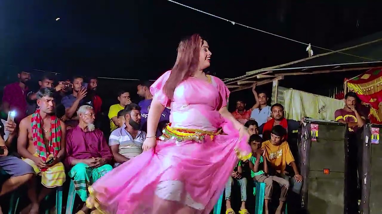 কোমরিয়া গোলে গোলে | Kamariya Gole Gole Dole Raja Ji | বিয়ে বাড়ির ডান্স ভিডিও | Item girl Subrna 2