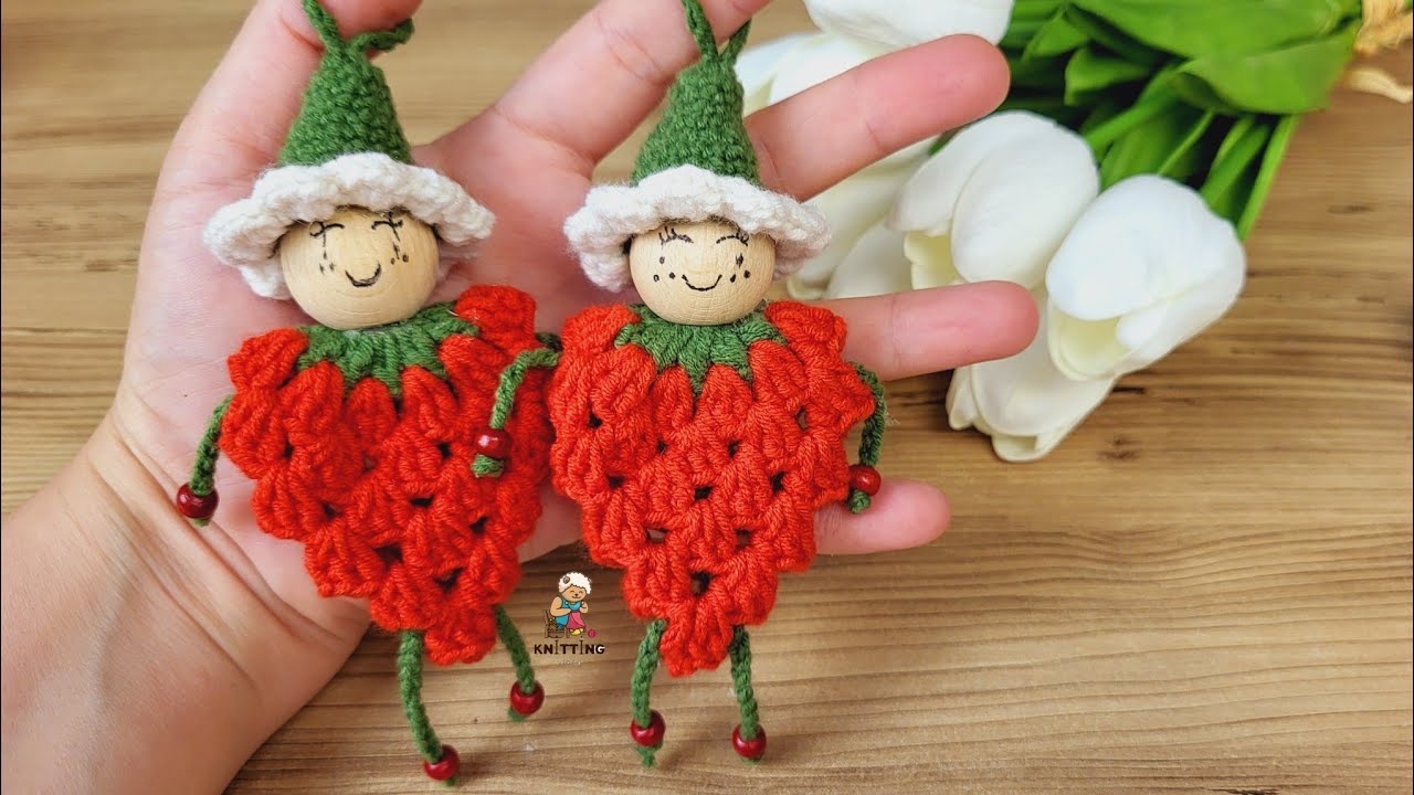 🍓crochet strawberry man keychain making🍓