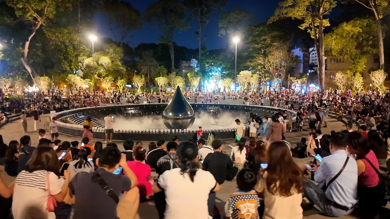 ĐẸP CHƯA TỪNG THẤY HÀNG NGHÌN NGƯỜI ĐỔ VỀ TRUNG TÂM SÀI GÒN | CRAZY NIGHT WALK IN HO CHI MINH CITY