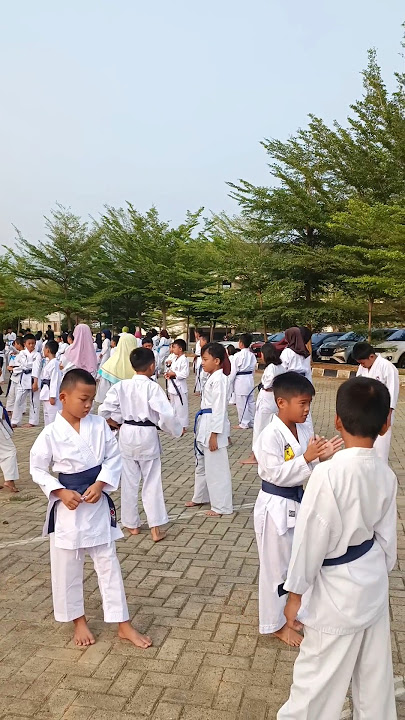 Latihan Perdana Sabuk Biru Tua | Karate Keren