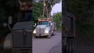 A Nice Hornshow From G&G's Kenworth T880! #kenworth #dumptruck #hornshow #shorts
