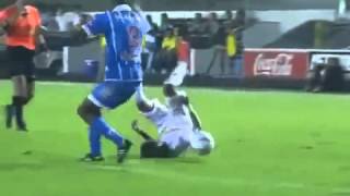 Neymar..başka söze gerek yok! müthiş geçiyor (crazy dribble)