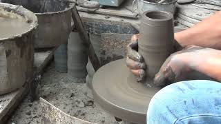 ロクロで筒(掛け花入れ）　を作る