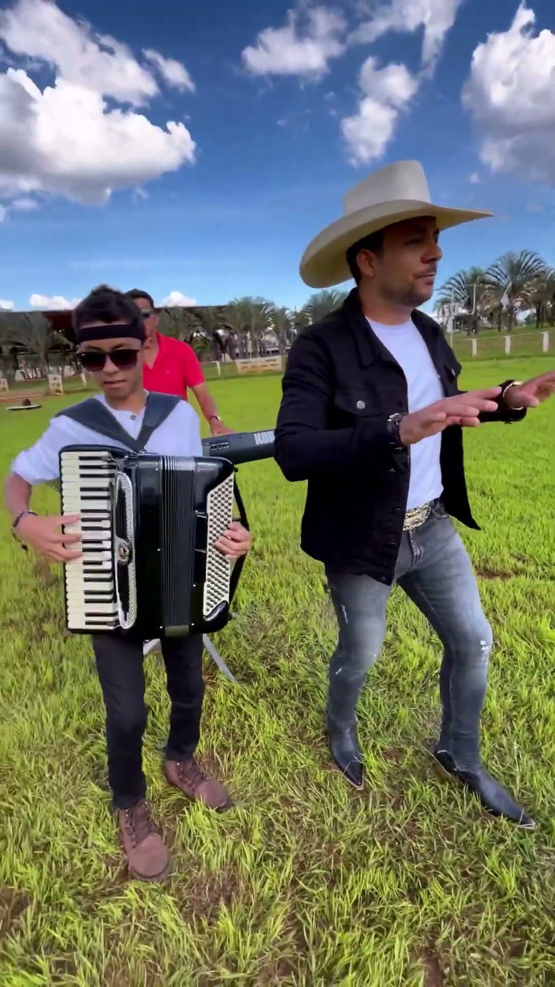 A música do naipe é um sucesso em todo Brasil com o fenômeno Leãozinho #boanoiteee #leaozinho