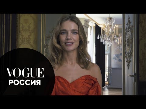 วีดีโอ: ดอกไม้กำลังเบ่งบาน: Natalia Vodianova และ Mikhail Zygar จัดงานการกุศลตอนเย็นที่ Zoom