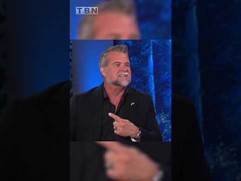 كيف استخدم الله فيكتور ماركس في الدقائق الأخيرة من حياة زوج أمه