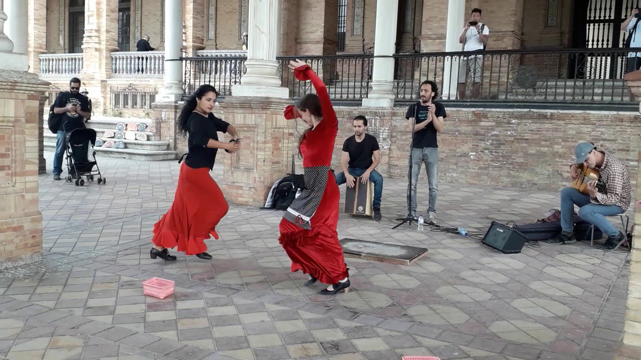 Flamenco en Plaza de Espana- Sevilla - Sevilhanas