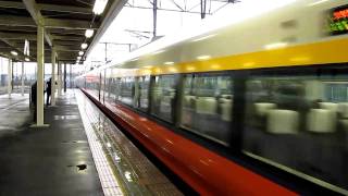 2010-12-3E751系つがる22号八戸駅到着