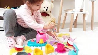 Evci̇li̇k Vi̇deolari Eli̇z İle Lunanin Oturma Odasinda Kahvalti Hazirladik Hemde Nasill ??