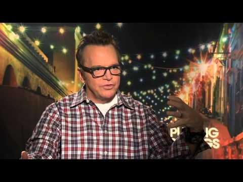 Tom Arnold - Pulling Strings | Interview