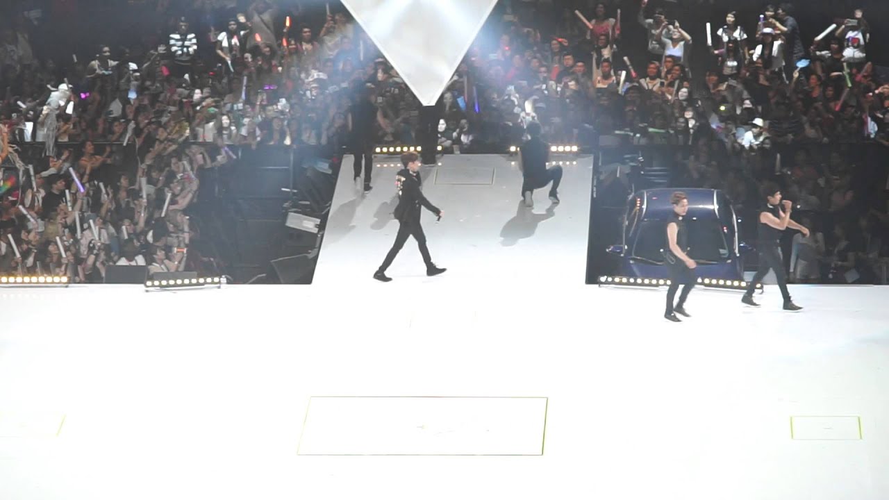 [FAN CAM HD] Shinhwa I Pray for You Performance Kcon 2015