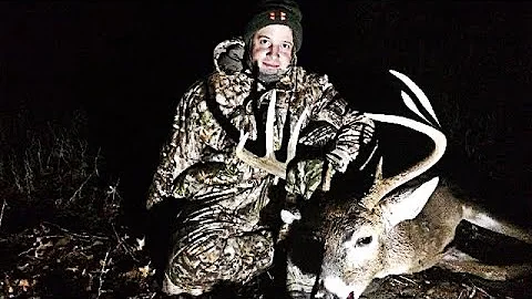 Deer Hunting BIG BUCK With A Bow