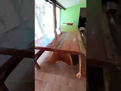 Mesa rústica em madeira maciça,  jatobá resinado